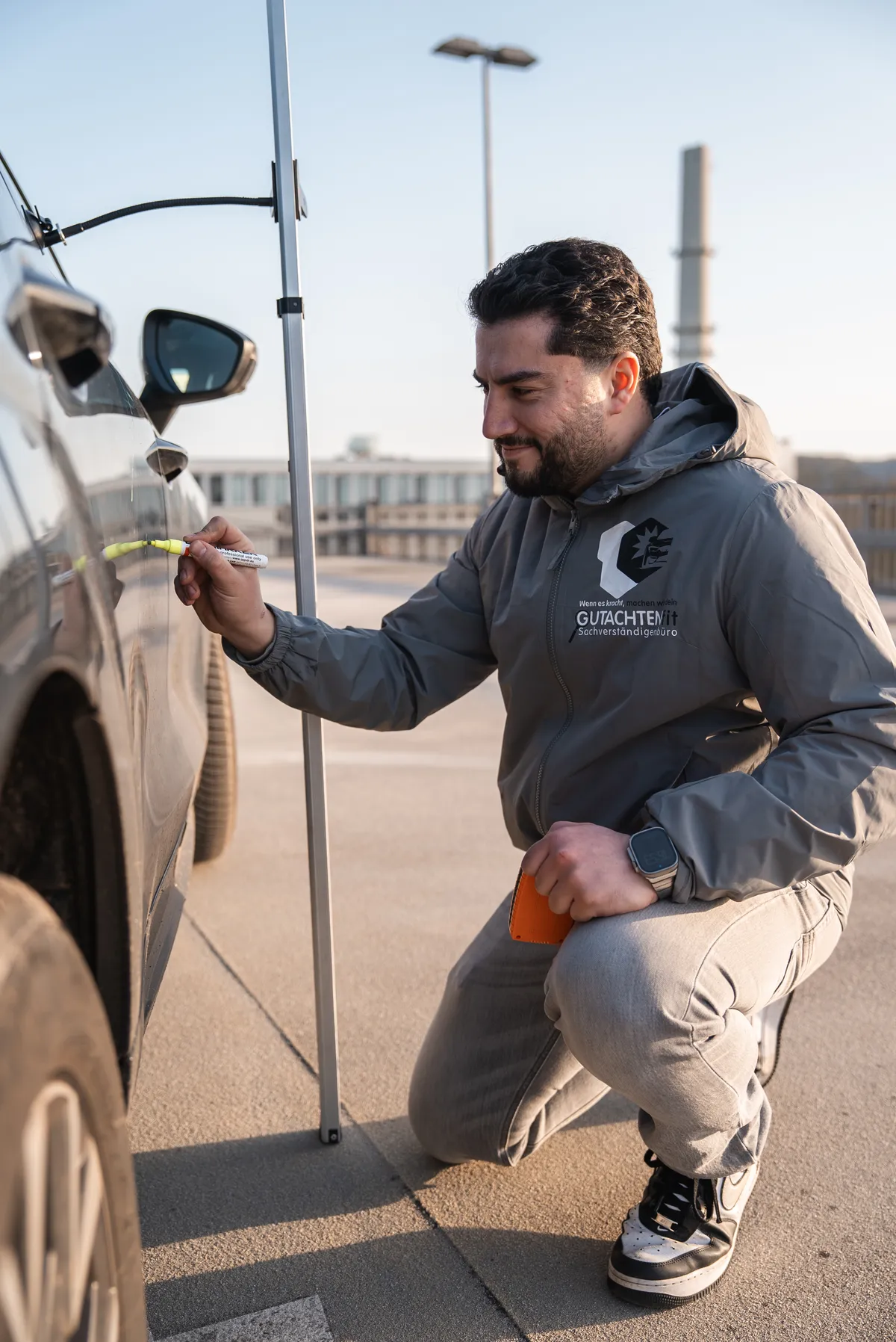 Kfz Gutachter Sankt Augustin - Schadenmarkierung am Fahrzeug